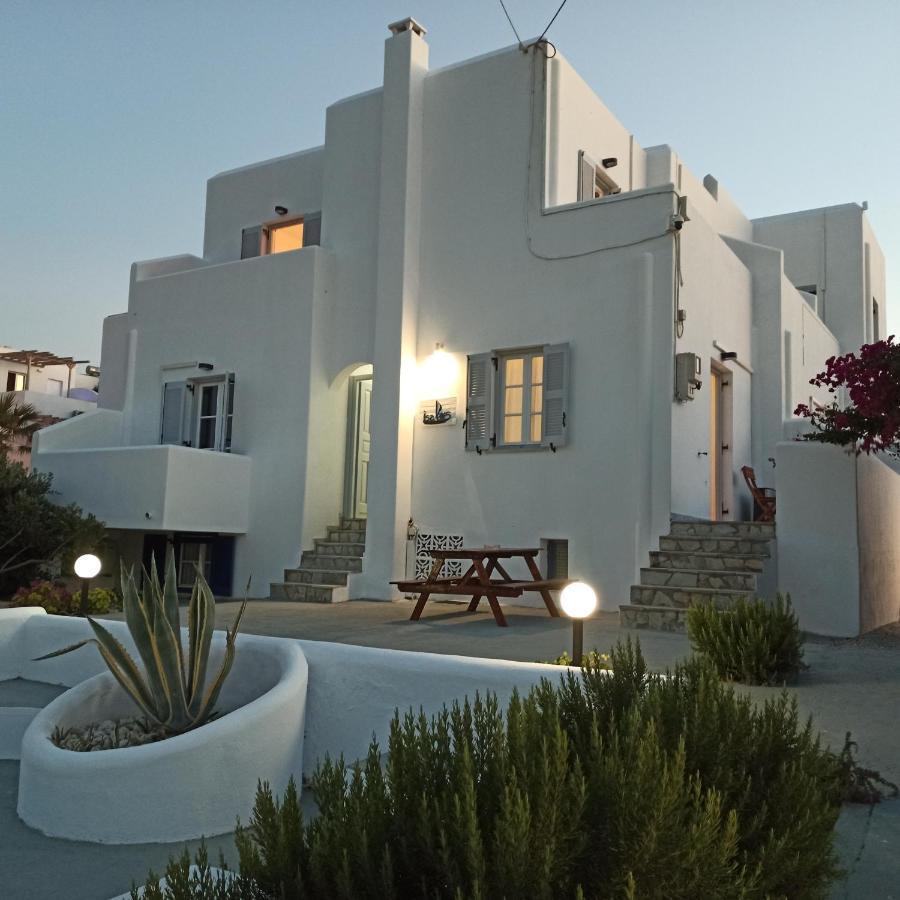 Isalos Paros Náousa Buitenkant foto