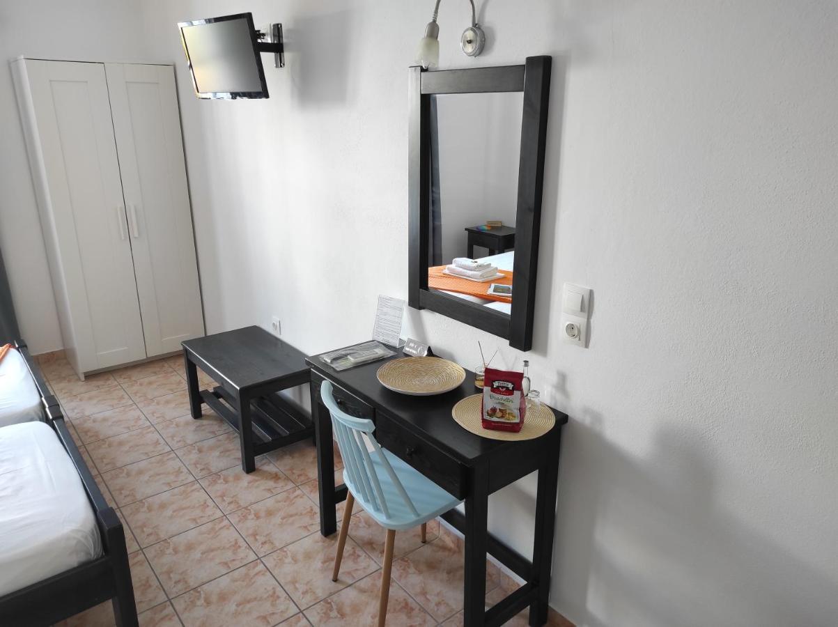 Isalos Paros Náousa Buitenkant foto