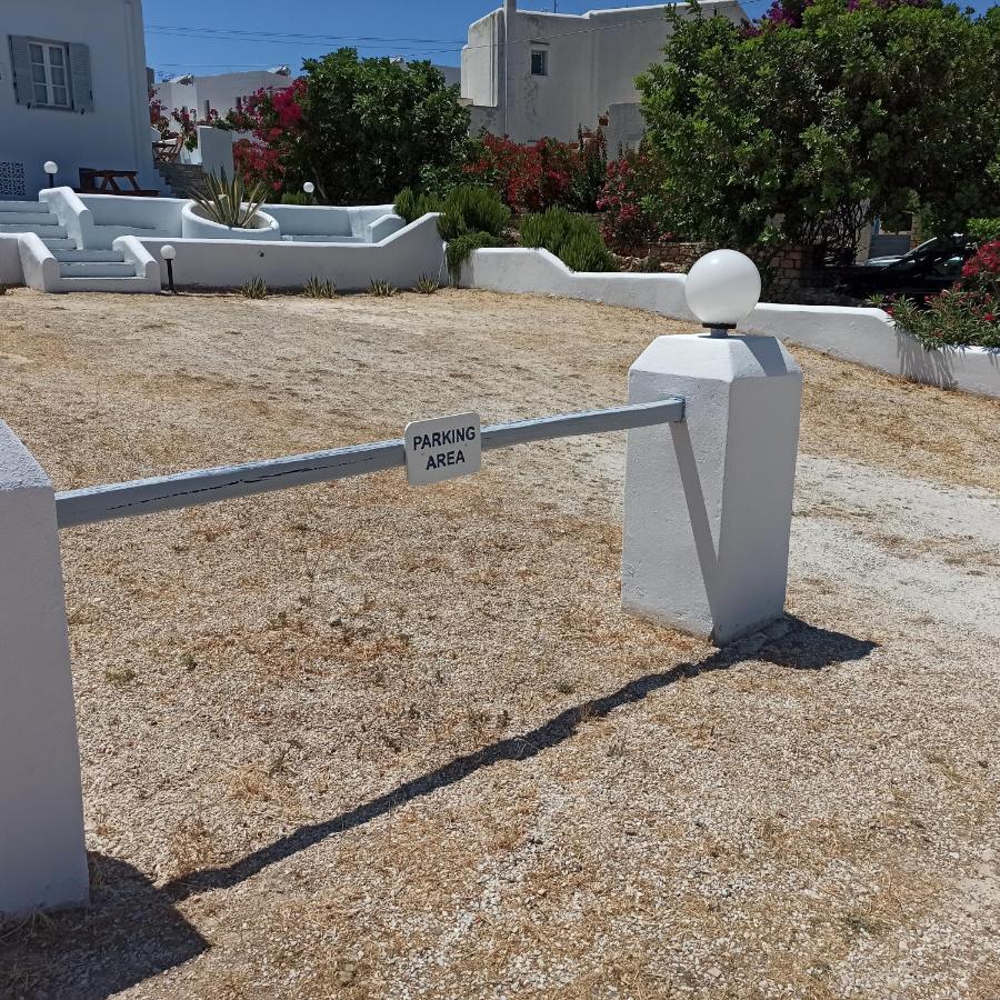 Isalos Paros Náousa Buitenkant foto