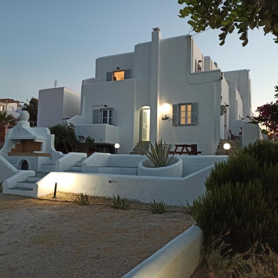 Isalos Paros Náousa Buitenkant foto