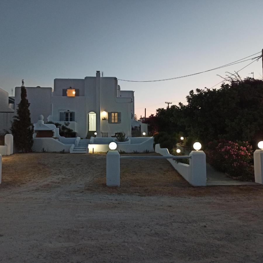 Isalos Paros Náousa Buitenkant foto