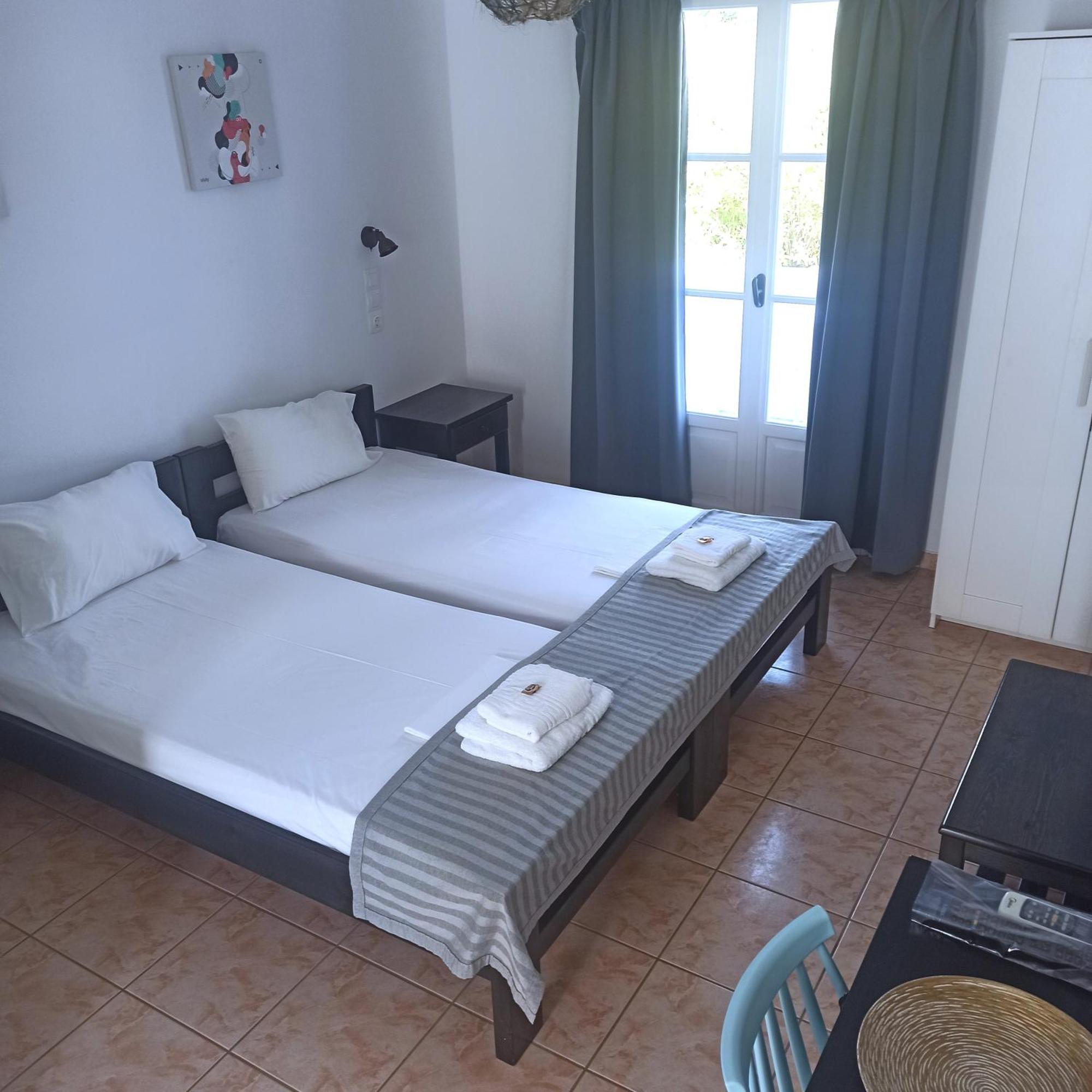 Isalos Paros Náousa Buitenkant foto
