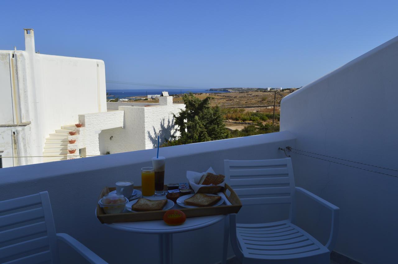 Isalos Paros Náousa Buitenkant foto